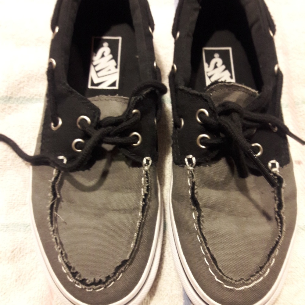 Vans tennis shoes